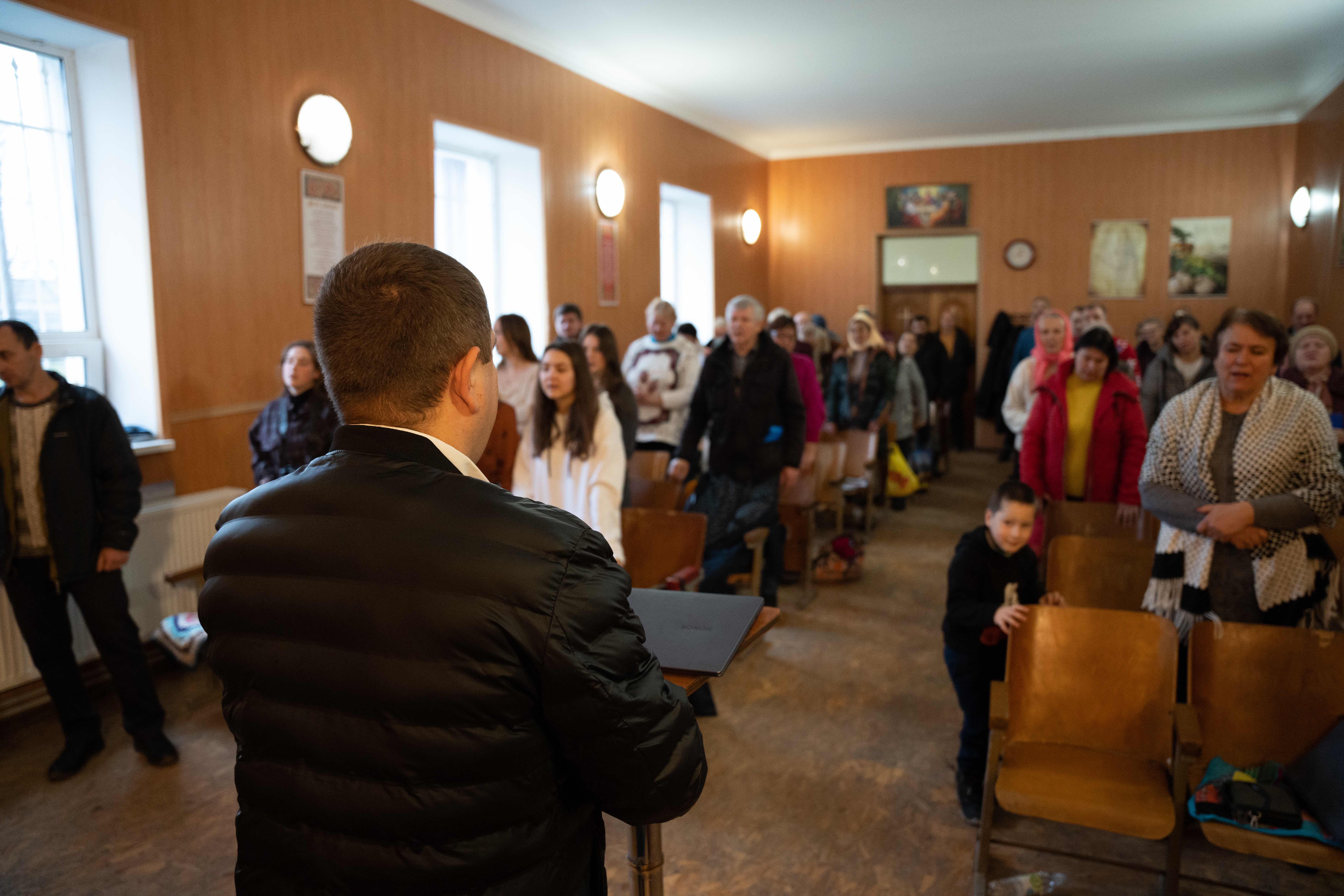 church worshipping in Ukraine